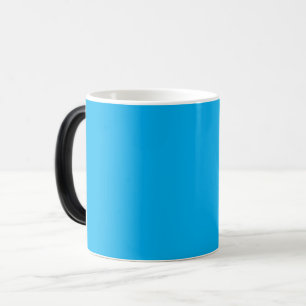 Mug Magic Un fond bleu clair uni