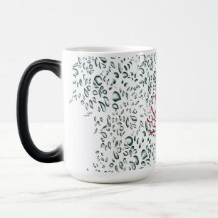 Mug Magic une fleur rouge sur un arrière - plan noir