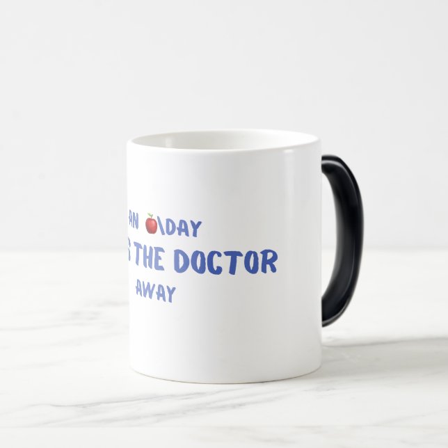 Mug Magic Une pomme par jour garde le docteur loin (Devant droit)
