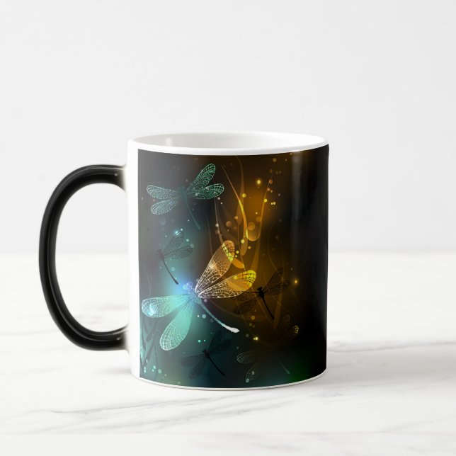 Mug Magic Vol de libellule verte lumineuse (Gauche)