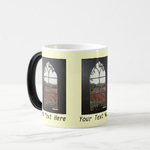 Mug Magic Vue du paysage rural depuis la fenêtre de l'église
