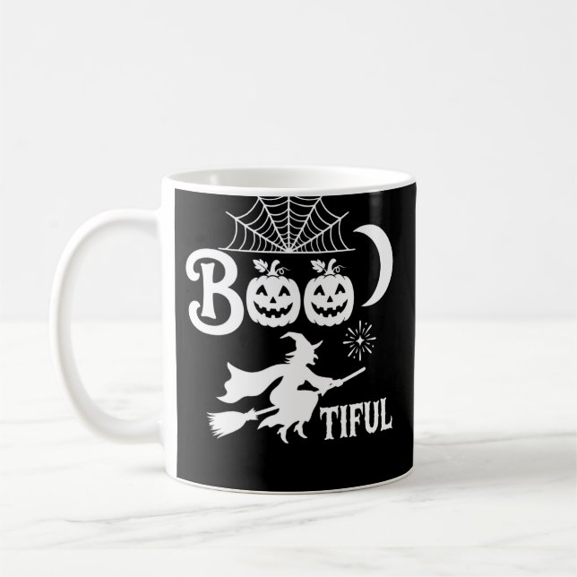 Mug Magnifique modèle de sorcière d'Halloween sous la  (Gauche)