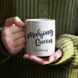 Mug Mahjong Queen Nom personnalisé Amusant Humour<br><div class="desc">Célébrez votre amour pour le mahjong avec cette tasse à café "Mahjong Queen" ludique, entièrement personnalisable avec votre nom! Que vous sirotiez un café pendant une partie ou que vous montriez vos prouesses de Mahjong, cette tasse est parfaite pour tous les amateurs de Mahjong. Le design amusant et humoristique vous...</div>