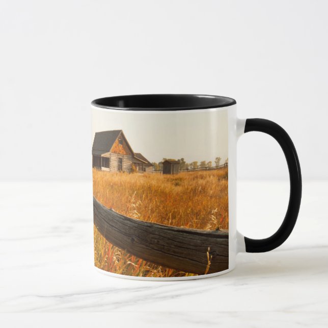 Mug Maison de ferme et clôture de chemin de fer dans G (Droite)
