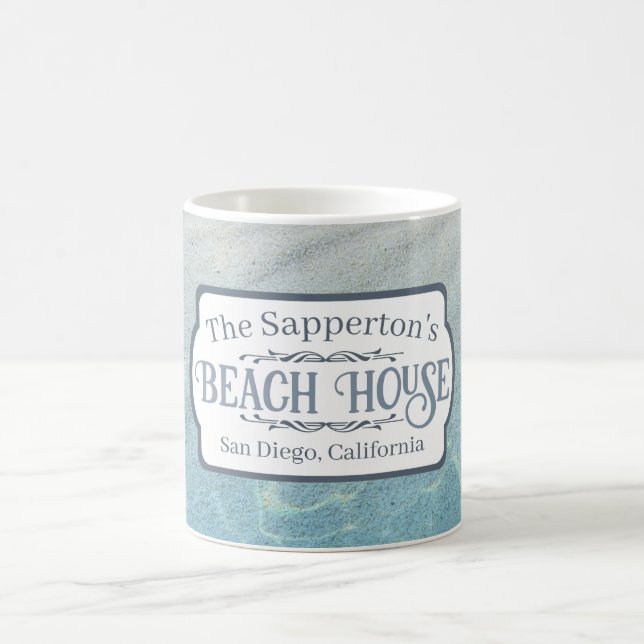Mug Maison de plage Nom personnalisé Sable et eau (Centre)