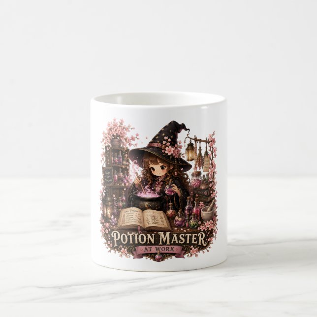 Mug Maître Potionnier au Travail Jolie Sorcière Fantas (Centre)