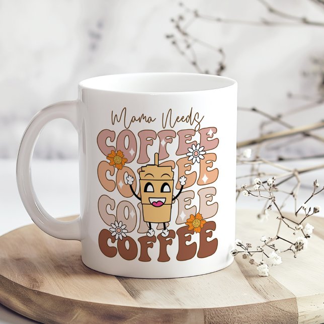 Mug "Mama a besoin de café" Retro Funny Pastel Floral ("Mama Needs Coffee" Retro Funny Pastel Floral Coffee Mug on a boho kitchen table with tiny flowers)