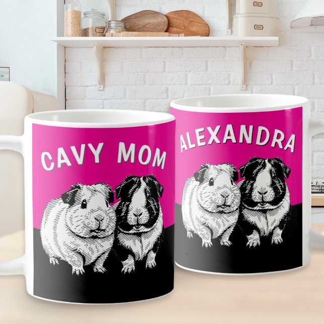 Mug Maman Cavy Personnalisé Cochon d'Inde Mignon (A personalized mug for the 'Cavy Mom', in bright pink with guinea pigs illustration in a retro style)