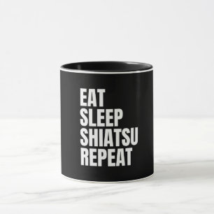 Mug mangez le shiatsu de sommeil répéter