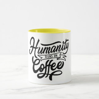 Mug Marathi court sur le café