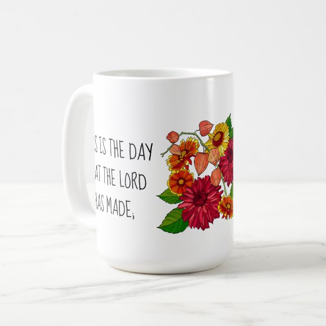 Mug Marguerites peintes avec vers de Psaume 118:24 (Devant gauche)