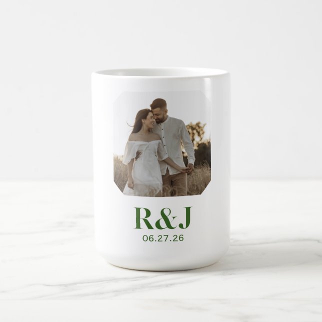 Mug Mariage Couple Ajouter Photo Vert Monogramme (Centre)
