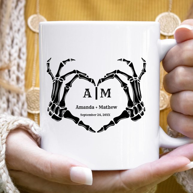 Mug Mariage gothique Halloween Crâne Main Cœur Noir (Créateur téléchargé)