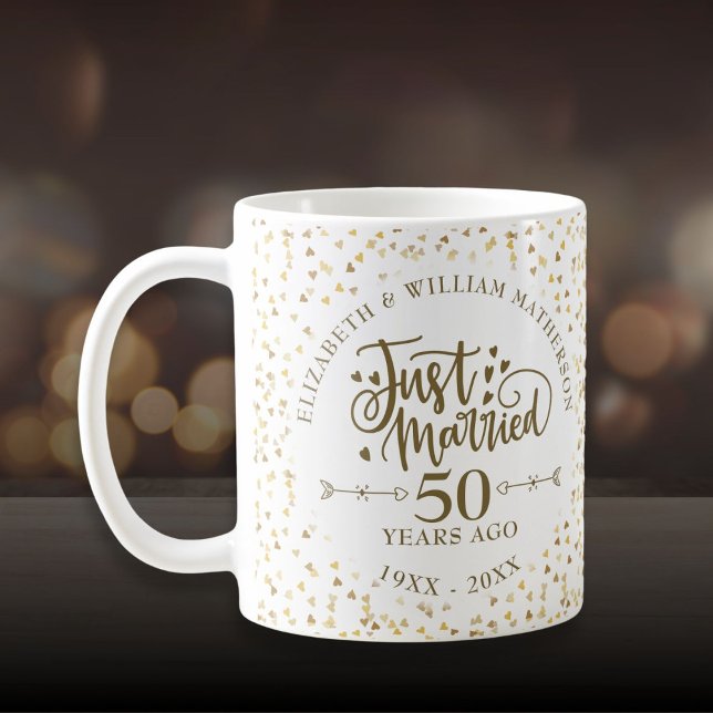 Mug Mariés depuis 50 ans Célébration d'anniversaire de (Just Married 50th Wedding Anniversary Gold Hearts Coffee Mug)