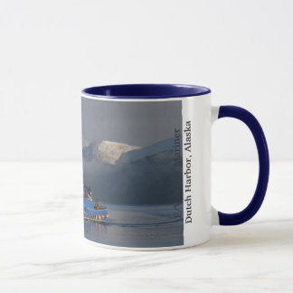Mug Marin arctique, bateau de crabe dans le port