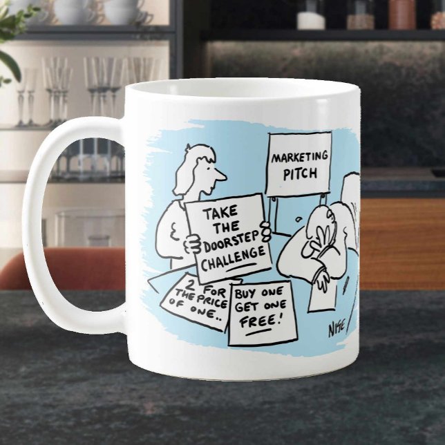 Mug Marketing Manager est Enduring a Sales Pitch. Drôl (Créateur téléchargé)