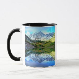 Mug Maroon Bells se reflétant dans le lac Maroon