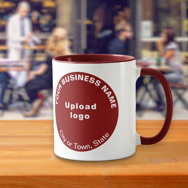 Mug Marque d'affaires en forme ronde sur la boue combo (Build brand name awareness. Maroon combo mug with round shape business brand.)