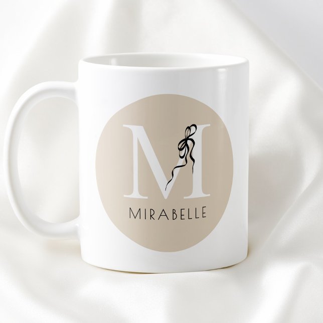 Mug Marque-page élégant noir marron chic initiale mign (Brown Elegant Black Bow Chic Initial Cute Monogram Coffee Mug)