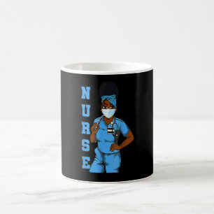 Mug Masque facial en uniforme d'infirmière noire Afro