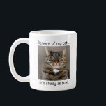 Mug Méfiez-vous de My Cat Funny Rude<br><div class="desc">Cette tasse drôle et sarcastique ajoute une touche d'humour à votre journée. Parfait pour les amoureux de les chats, c'est un ajout amusant et décalé à votre collection.</div>
