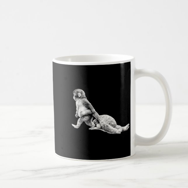Mug Mème du bébé singe qui prend un coup de poing  (Droite)