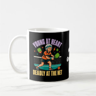 Mug Mémé pickleball drôle, jeune de cœur, filet mortel