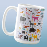 Mug Ménagerie animale<br><div class="desc">Toutes sortes d'animaux amusants et la faune pour les amoureux des animaux et vétérinaires partout. Animaux de safari,  jungle,  ferme,  oiseaux,  animaux domestiques et animaux sauvages. Un monstre semble aussi s'être faufilé. Art original de Nic Squirrell.</div>