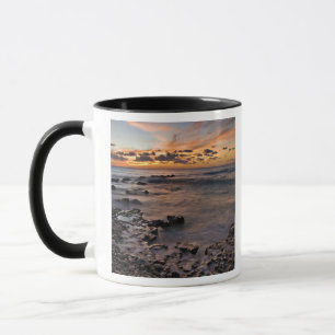 Mug Mer des Caraïbes, Îles Caïmans. Vagues déferlantes