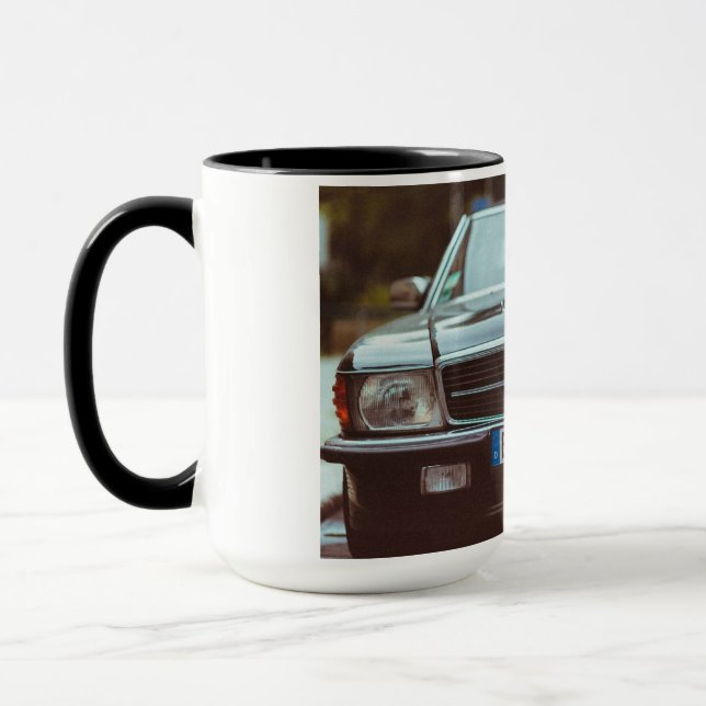 Mug Mercedes-Benz est une marque automobile de luxe al (Gauche)