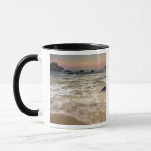 Mug Mexique, Guerrero, Zihuatanejo. Surfer le long d'u