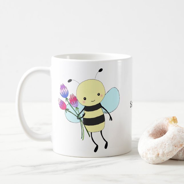 Mug Mignonne Abeille à Miel Tenant des Fleurs Nom Pers (Avec donut)