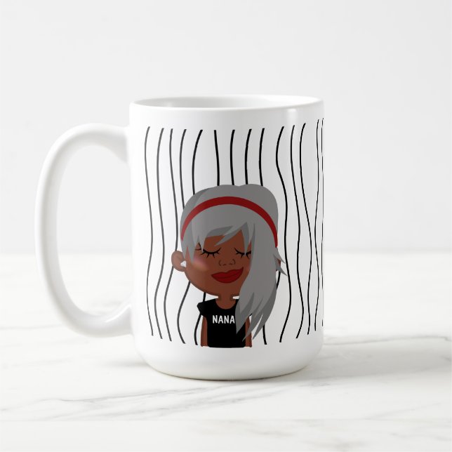 Mug Mignonne Femme Qui Soupçonne A Frappé De La Mug. C (Gauche)