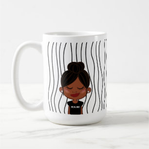 Mug Mignonne Femme Qui Soupçonne A Frappé De La Mug. C