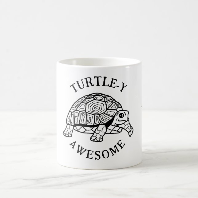 Mug Mignonne tortue heureuse. La tortue est géniale. V (Centre)