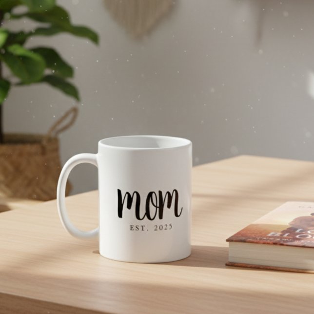 Mug Mini maman établi cadeau Nouveau maman (cute modern minimalist black and white mom mug with custom established date for mothers day gift)