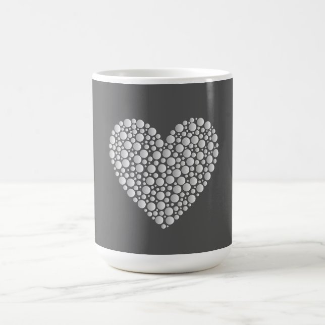 Mug Minimal Heart Circles – White Gradient on Dark  (Centre)