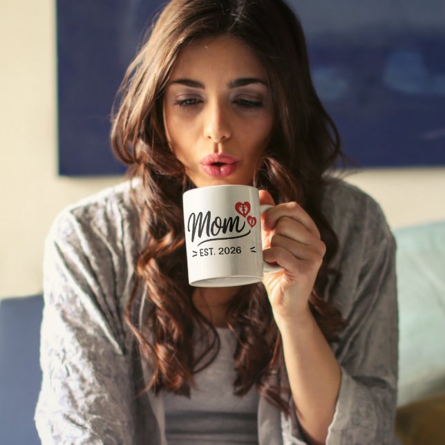 Mug Minimal Mom Établie Nom Manuscrit Année (new mom since established mommy for her new mother mom to be first mothers day holiday foot baby red)