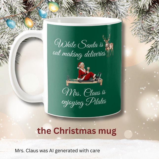 Mug Mme Claus aime le Pilates Monogramme  (Créateur téléchargé)