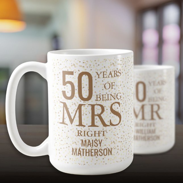 Mug Mme Right Fun 50e anniversaire de mariage Cœurs do (Mrs Right Fun 50th Wedding Anniversary Gold Hearts Coffee Mug)