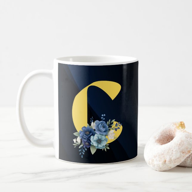 Mug Modern Navy-Blue Floral Monogram Happy Birthday (Avec donut)