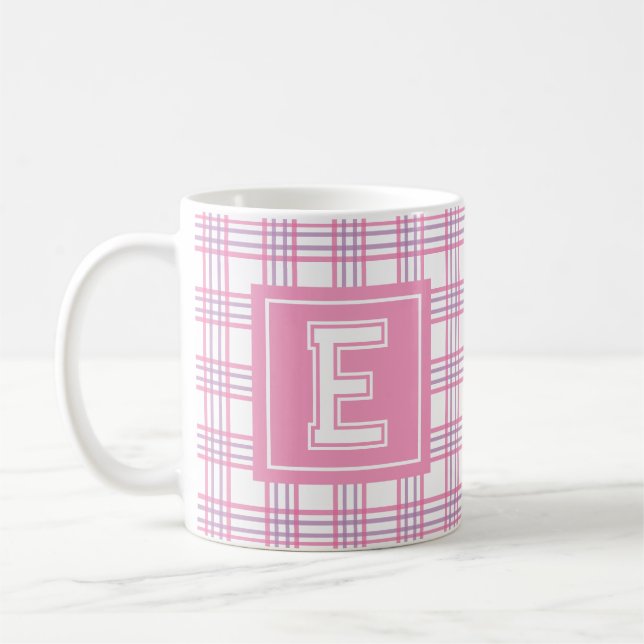 Mug Modern Preppy Plaid Pink Purple Varsity Monogram (Gauche)