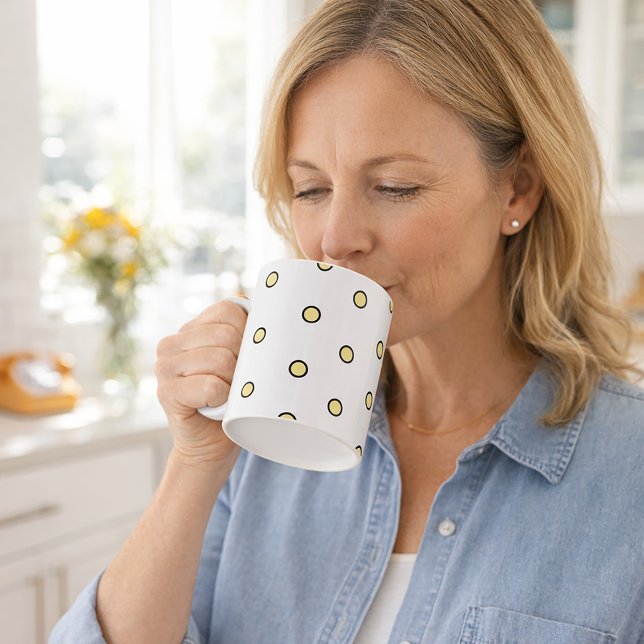 Mug Modern Yellow Circle Dot Pattern Geometric (A mug with a yellow circle pattern with a black outline.)