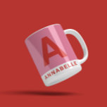 Mug Moderne bold colorblock rose nom personnalisé coff<br><div class="desc">Nom personnalisé moderne en gras de bloc rose girly et rouge. Avec espace pour les initiales et le nom. Les couleurs peuvent être changées.</div>