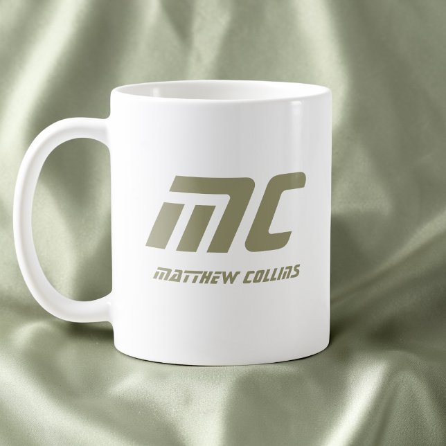 Mug Moderne Monogramme Vert Nom Texte Minimal Hommes (Modern Green Monogram Name Minimal Text Men's Coffee Mug)