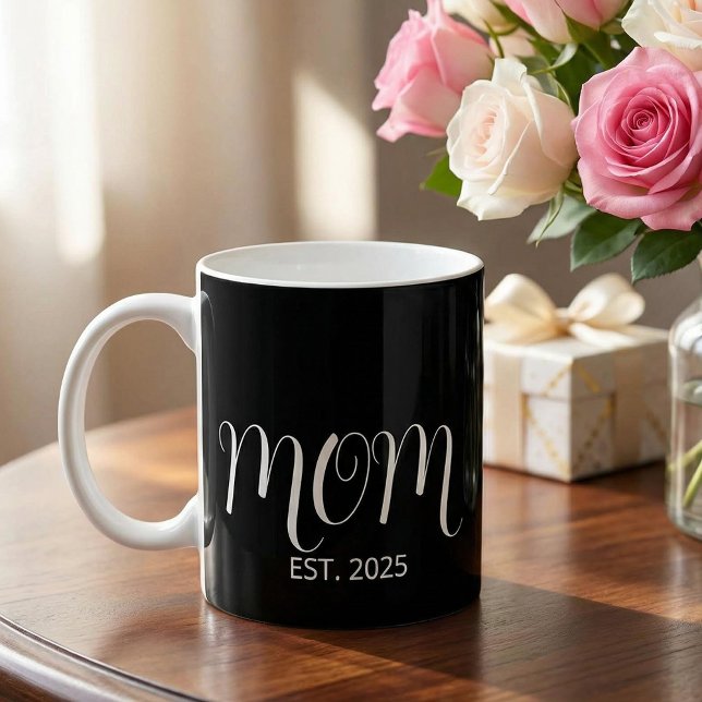 Mug Mom Established Black Scrip New Mom Gift  (Créateur téléchargé)