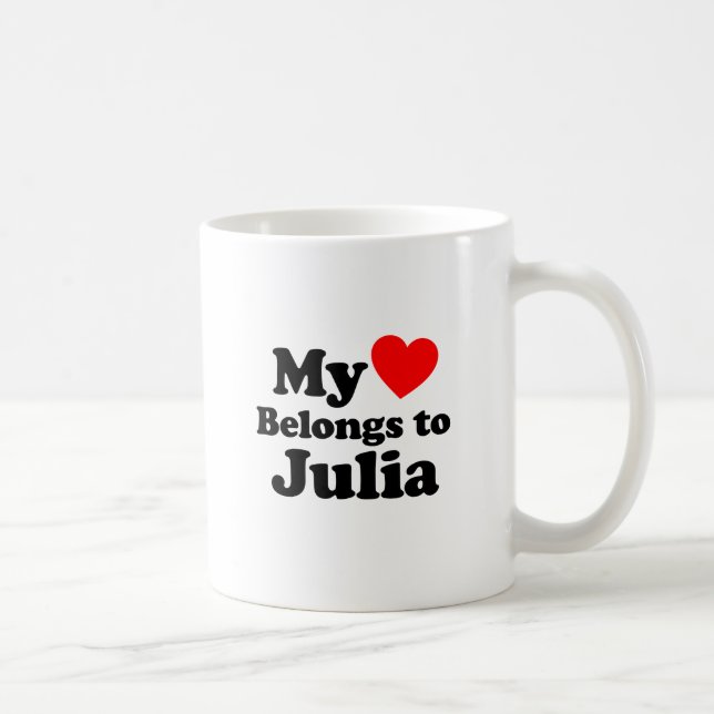 Mug Mon coeur appartient à Julia (Droite)