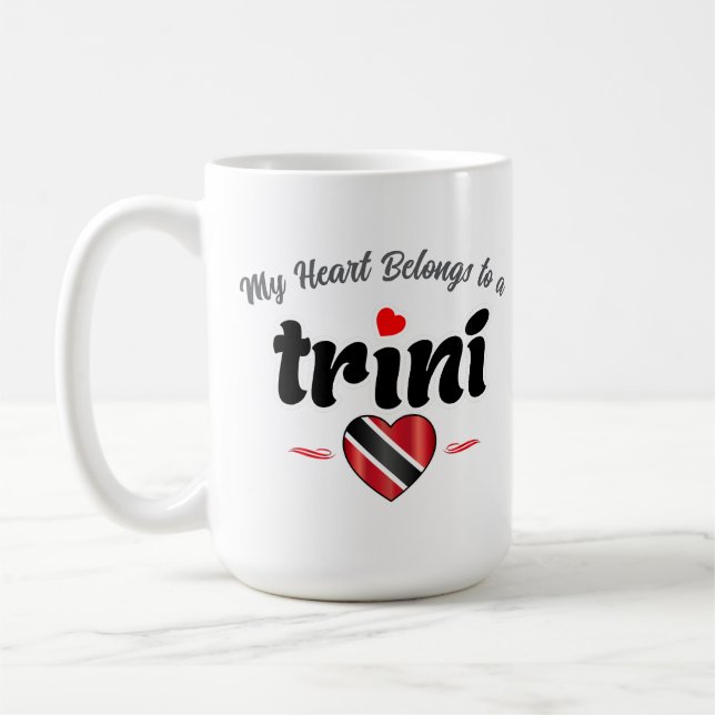 Mug Mon cœur appartient à un Trini Texte rose (Gauche)