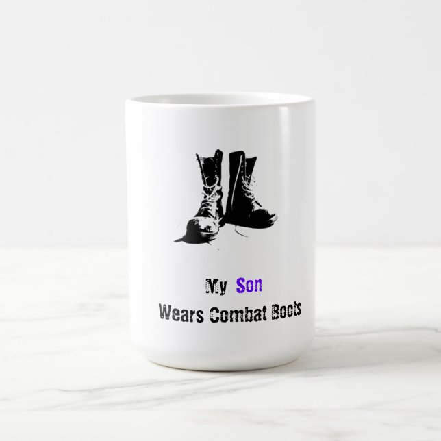 Mug Mon fils porte des bottes de combat (Centre)