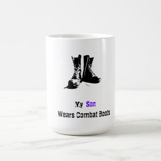 Mug Mon fils porte des bottes de combat